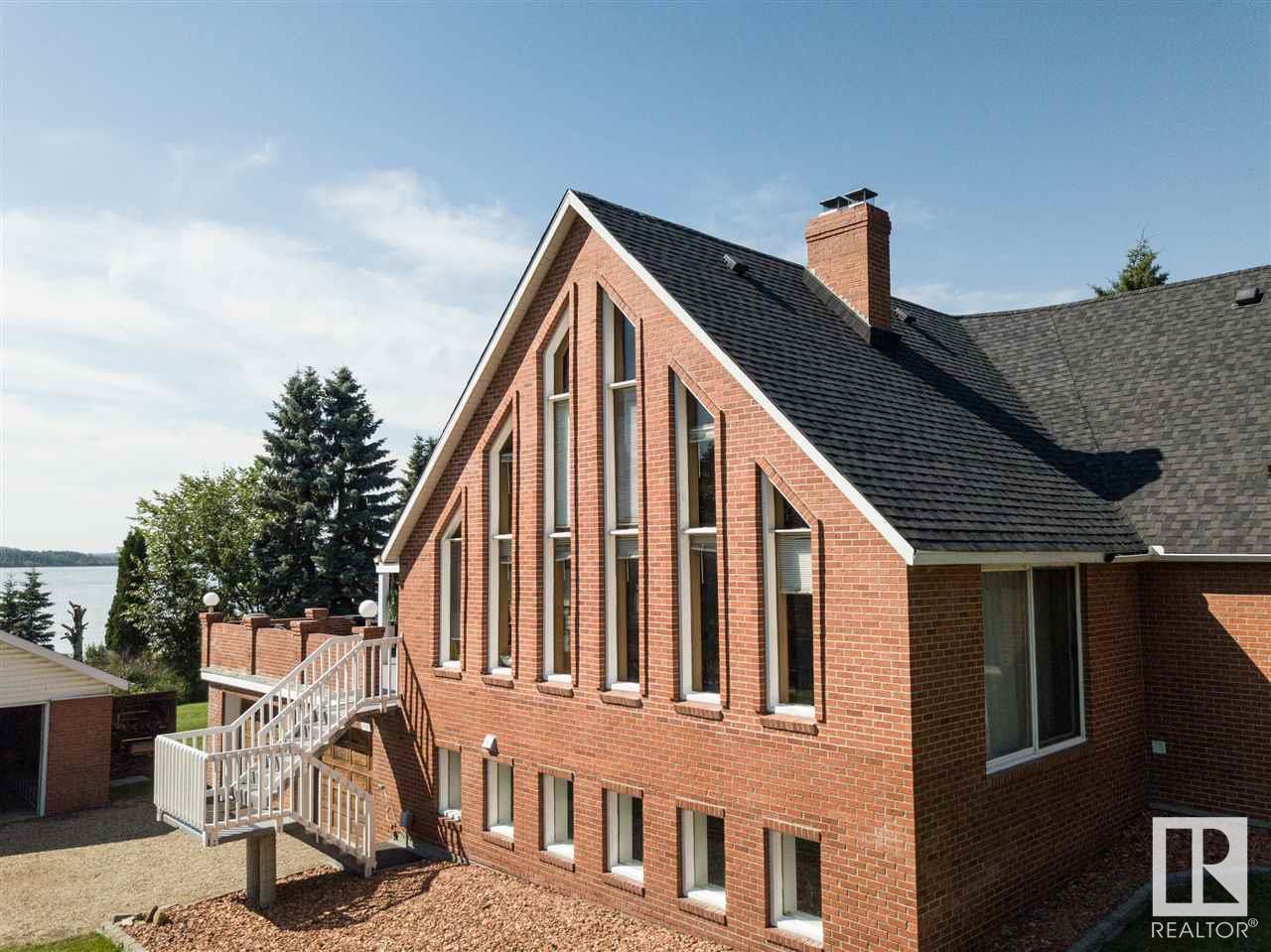 8 BAYVIEW CR