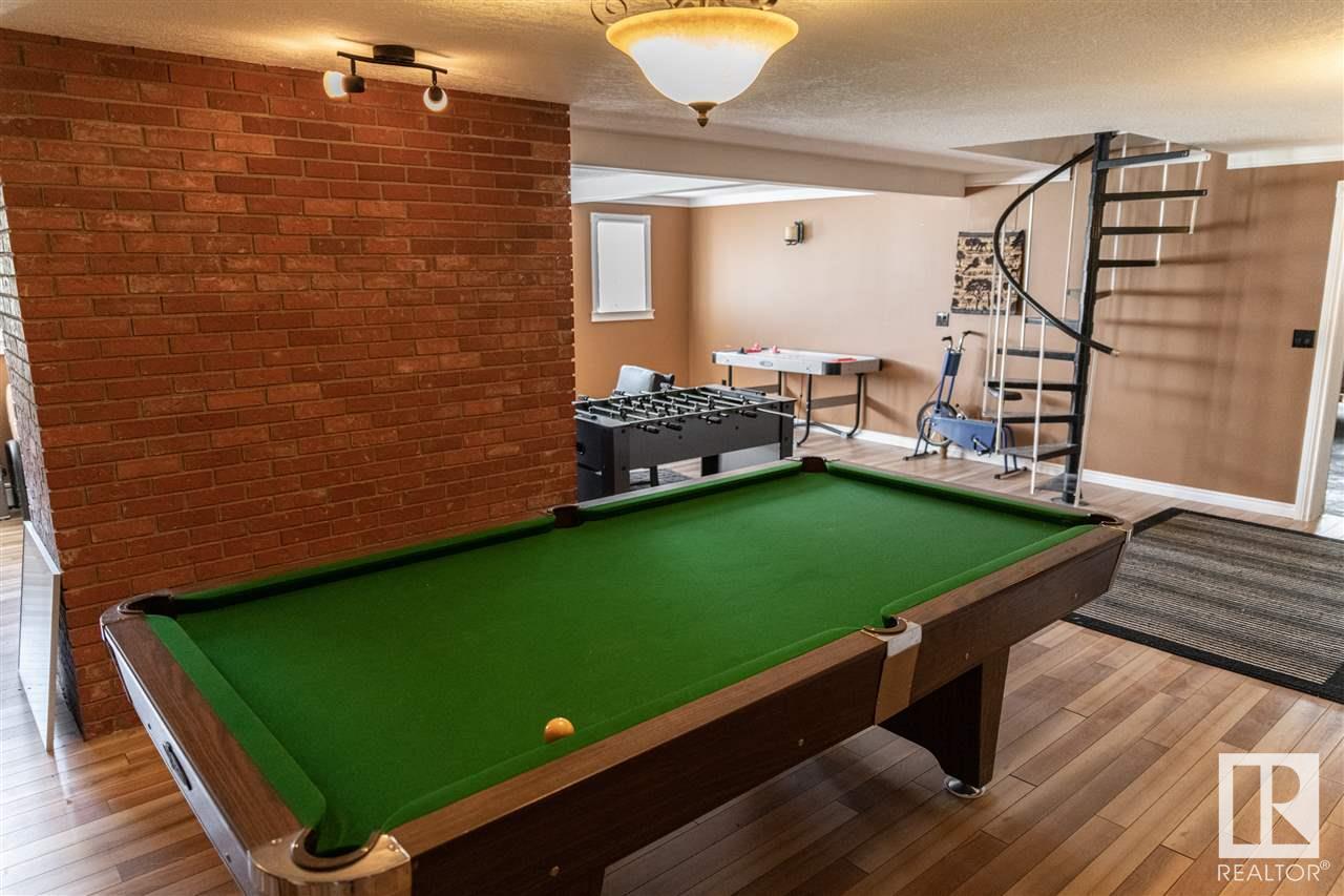 8 BAYVIEW CR