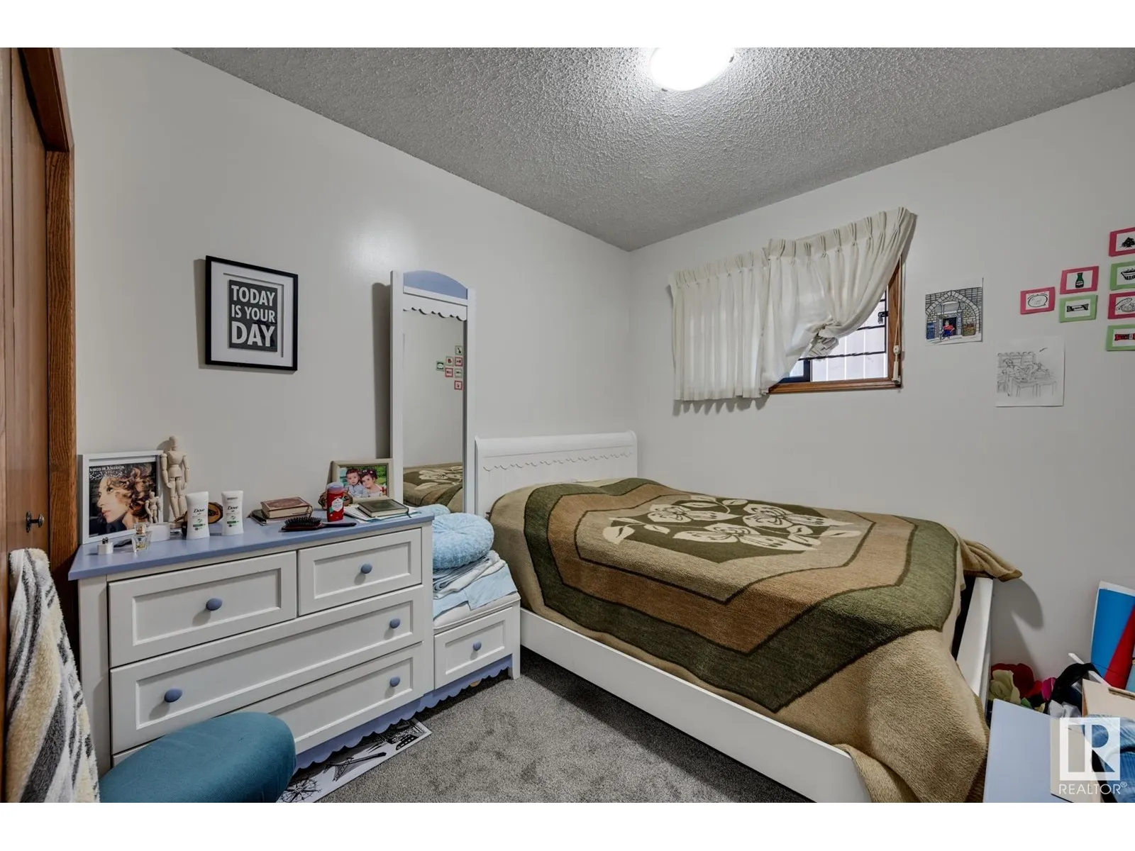 15619 98 ST NW