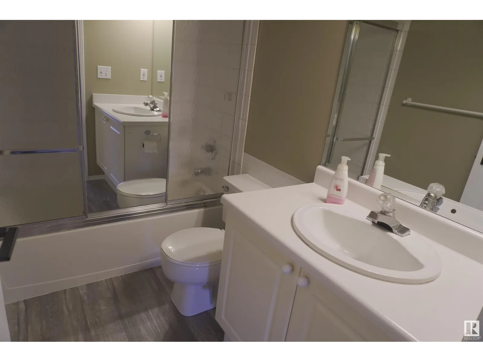 #37 10331 106 ST NW