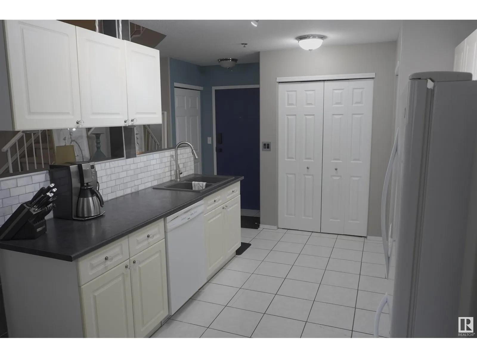 #37 10331 106 ST NW