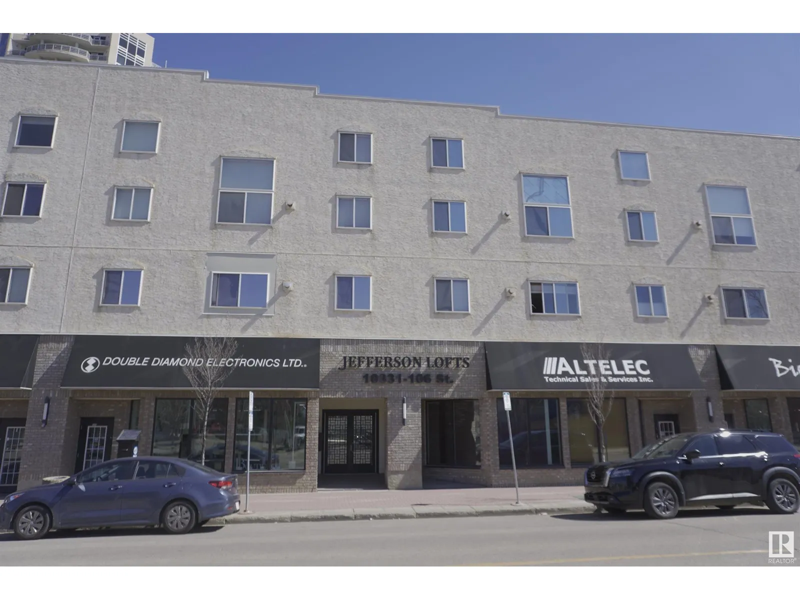 #37 10331 106 ST NW