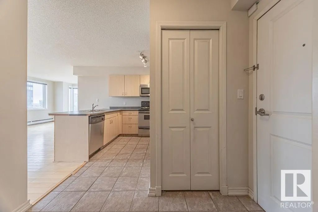 #2301 10180 104 ST NW