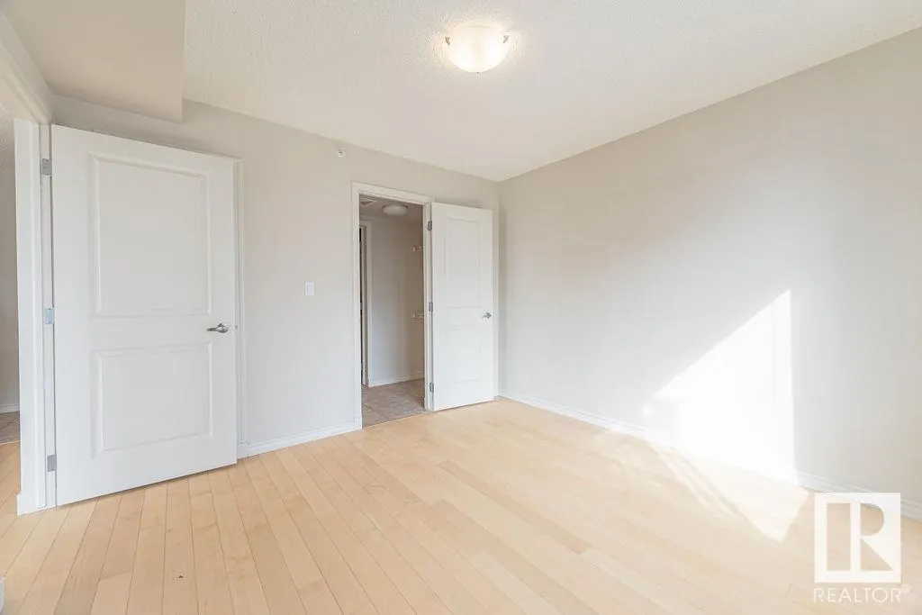 #2301 10180 104 ST NW