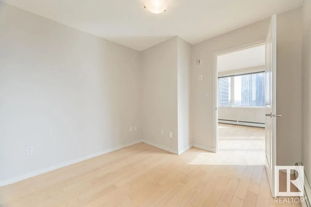 #2301 10180 104 ST NW