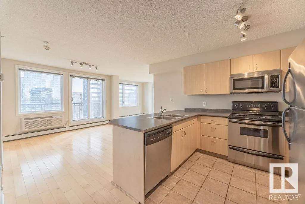 #2301 10180 104 ST NW