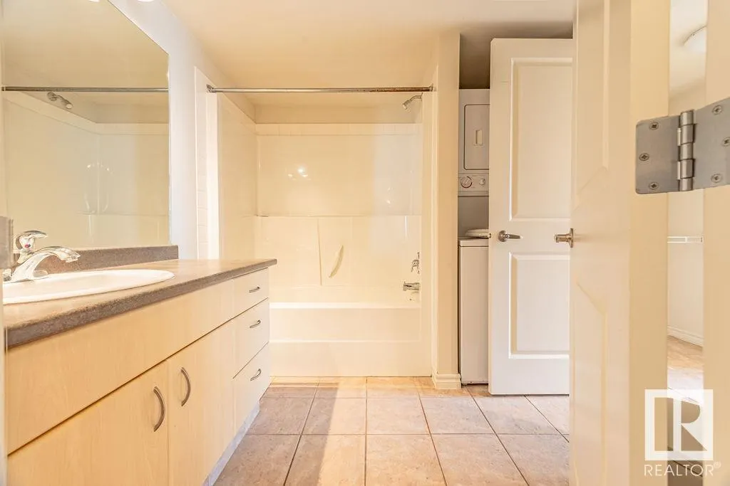 #2301 10180 104 ST NW