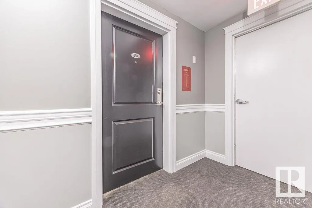 #2301 10180 104 ST NW