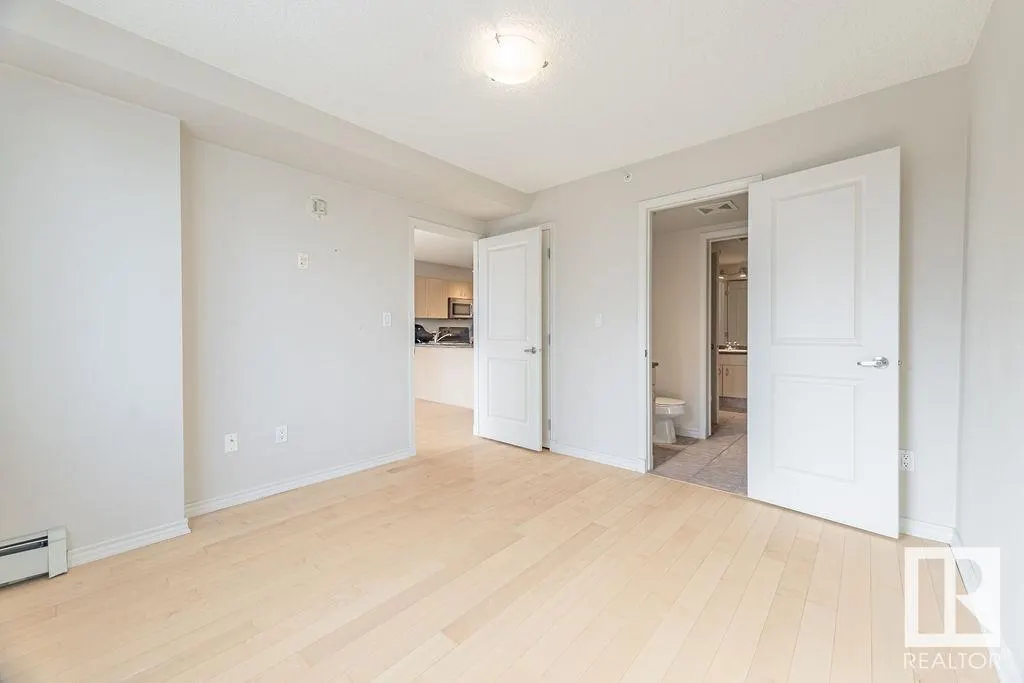 #2301 10180 104 ST NW