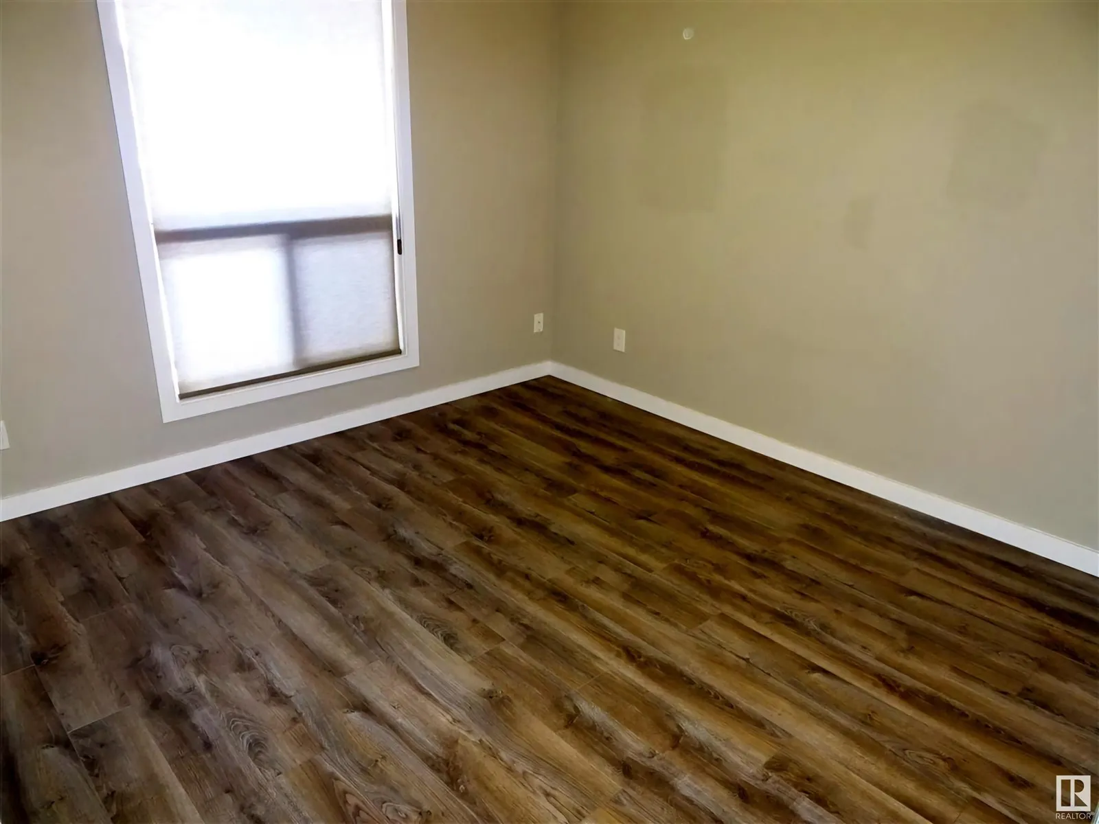 #108 10518 113 ST NW
