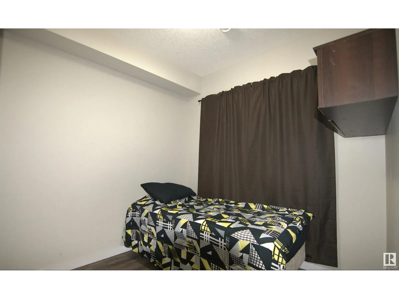 #108 10518 113 ST NW