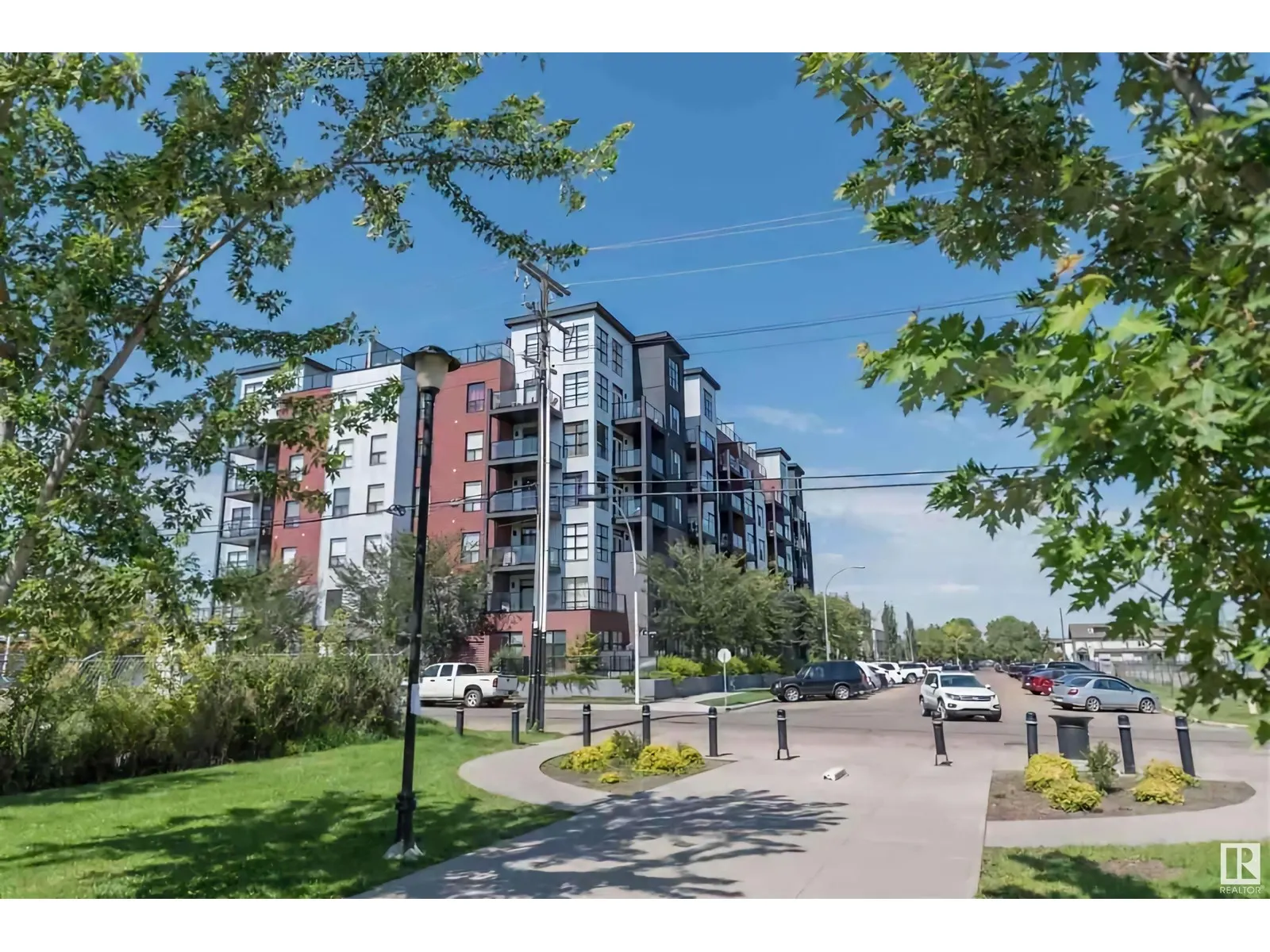 #108 10518 113 ST NW