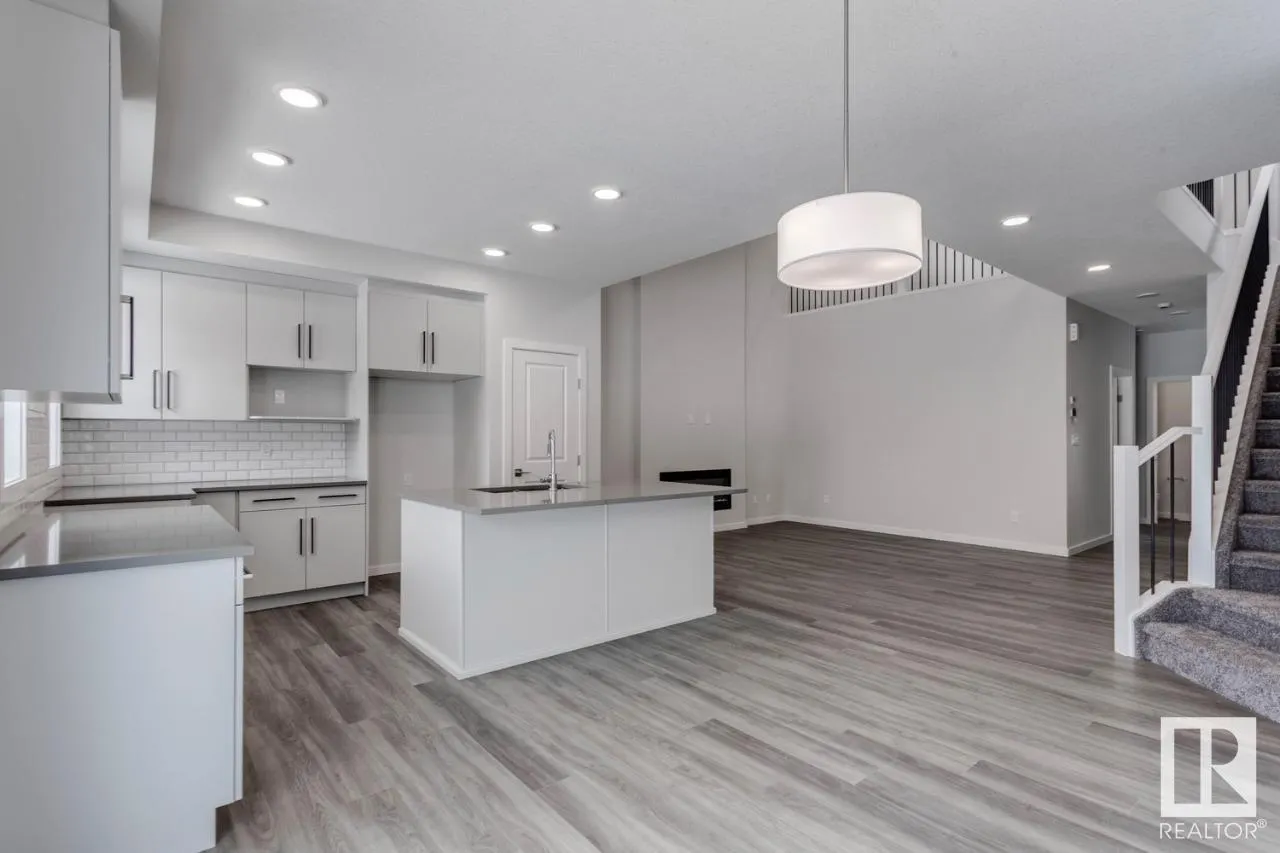 49 ASHBURY CR