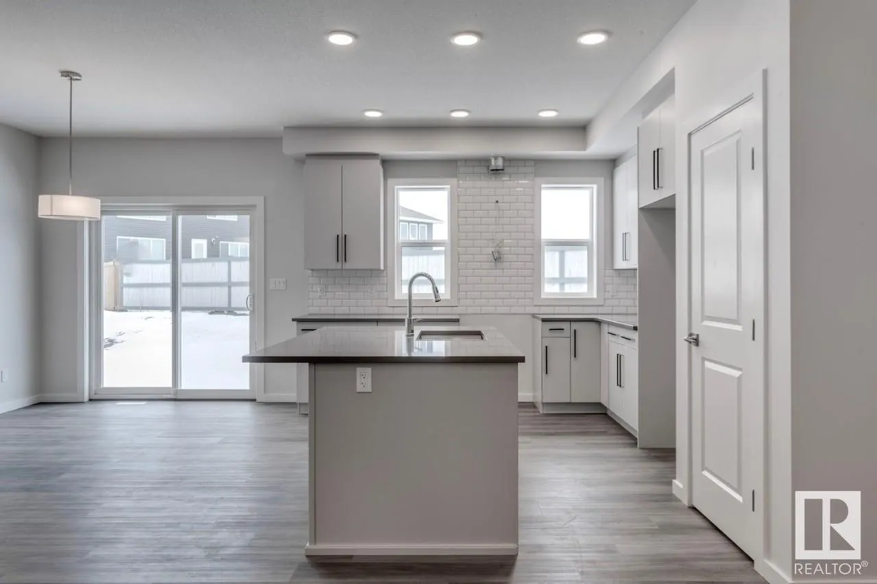 49 ASHBURY CR