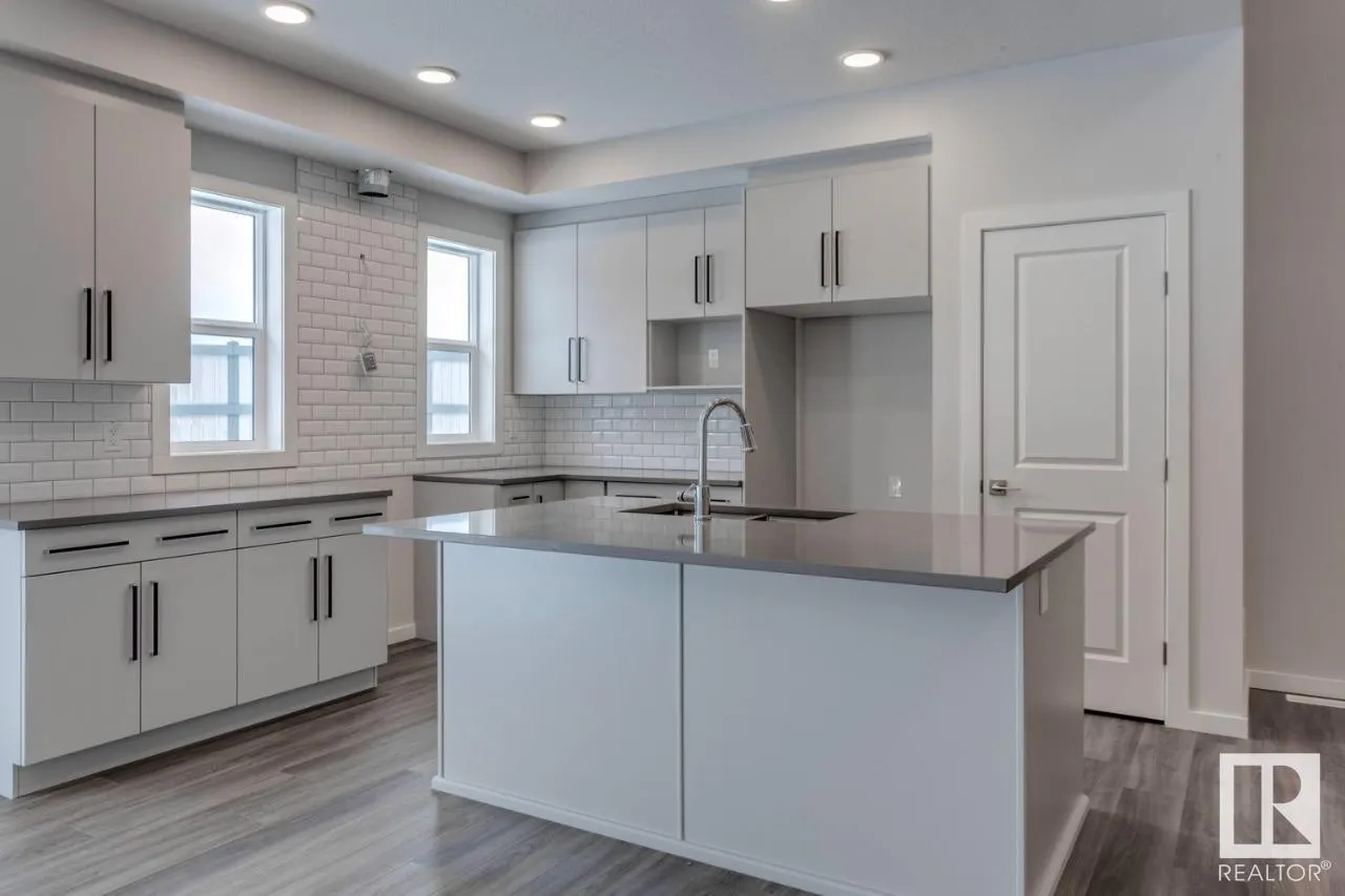 49 ASHBURY CR