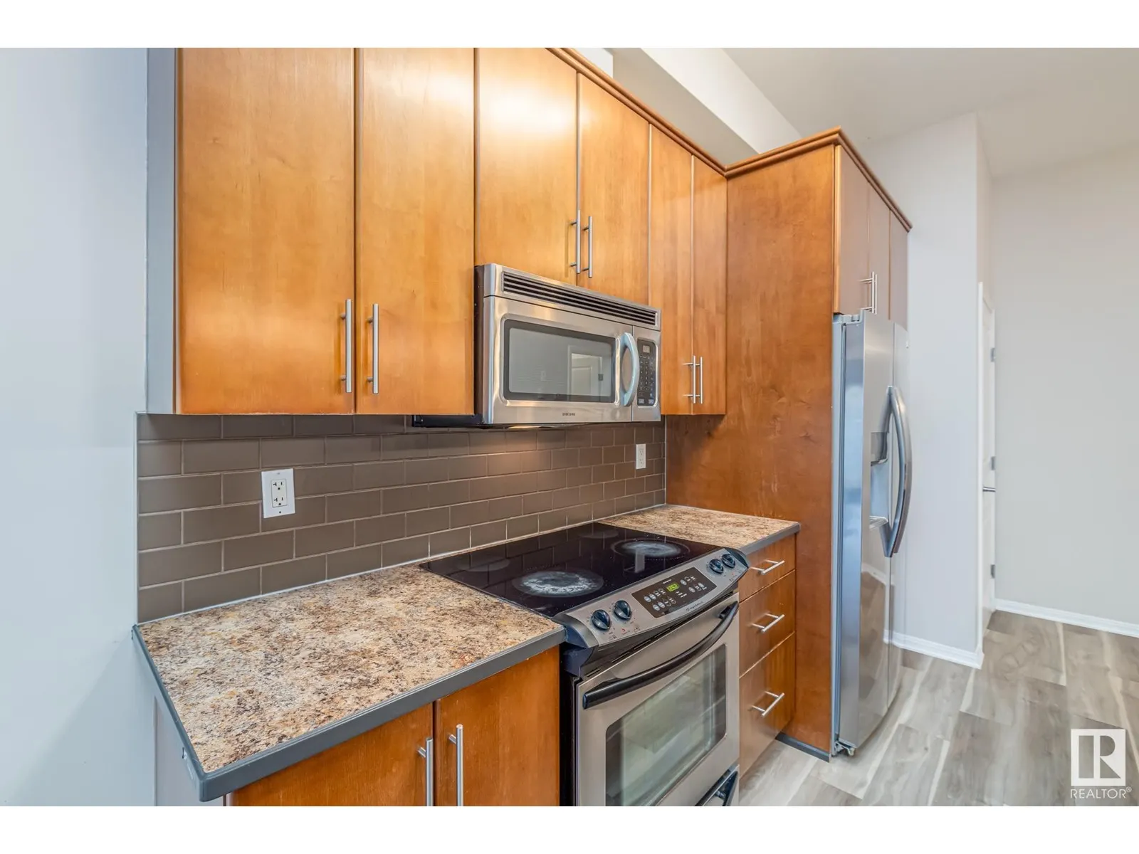 #220 10531 117 ST NW