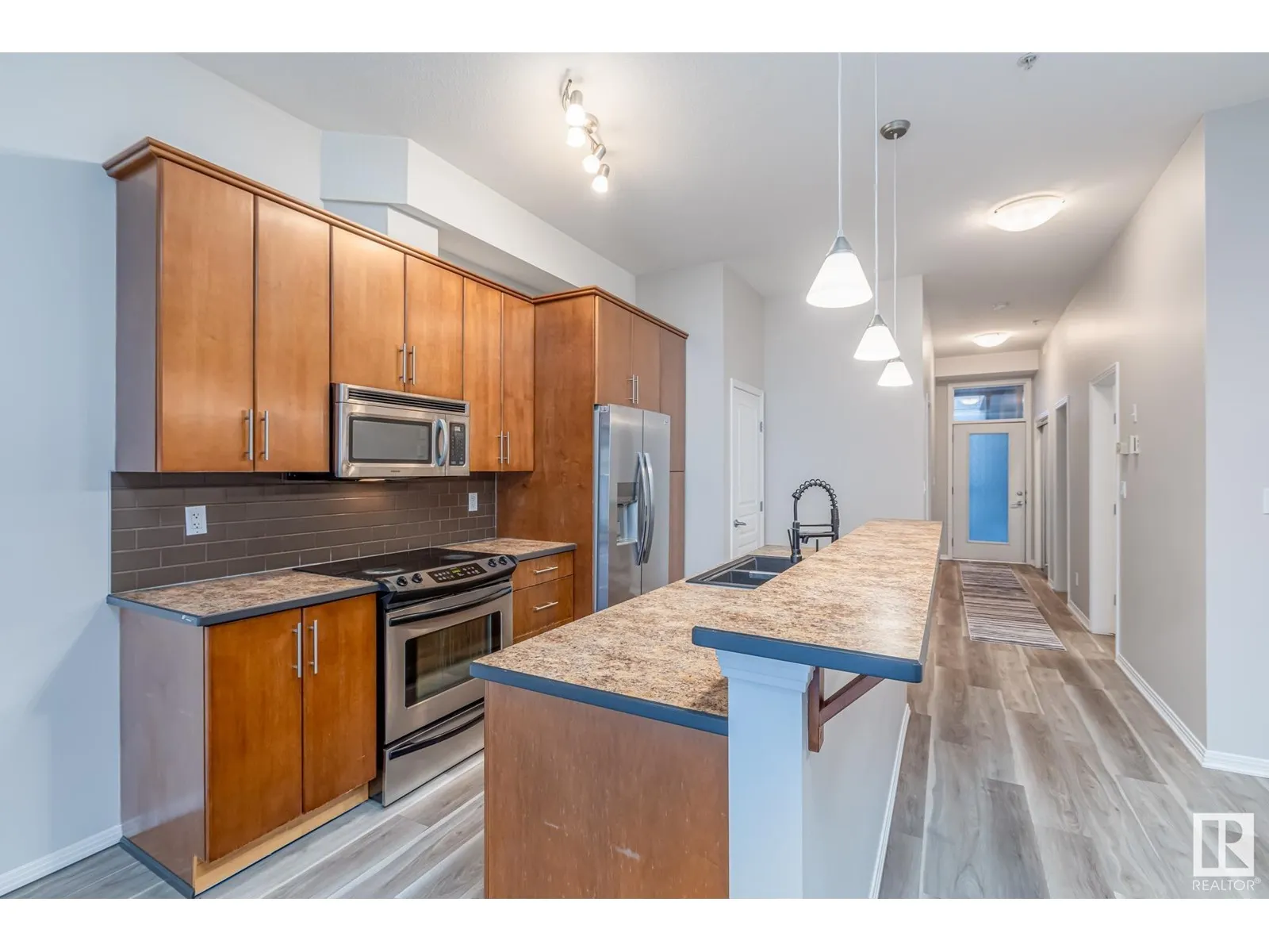 #220 10531 117 ST NW