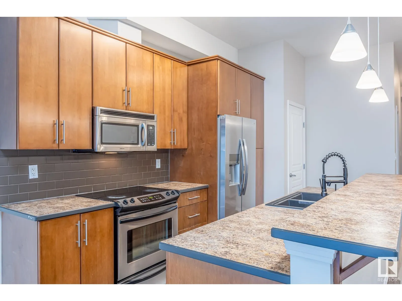#220 10531 117 ST NW