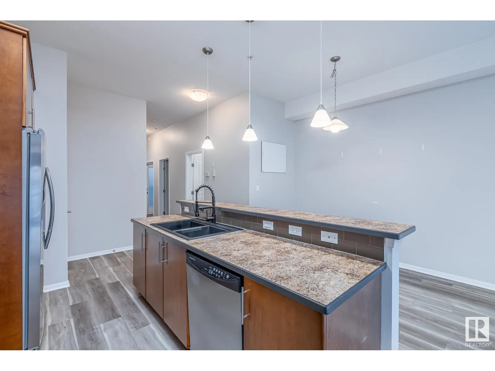 #220 10531 117 ST NW