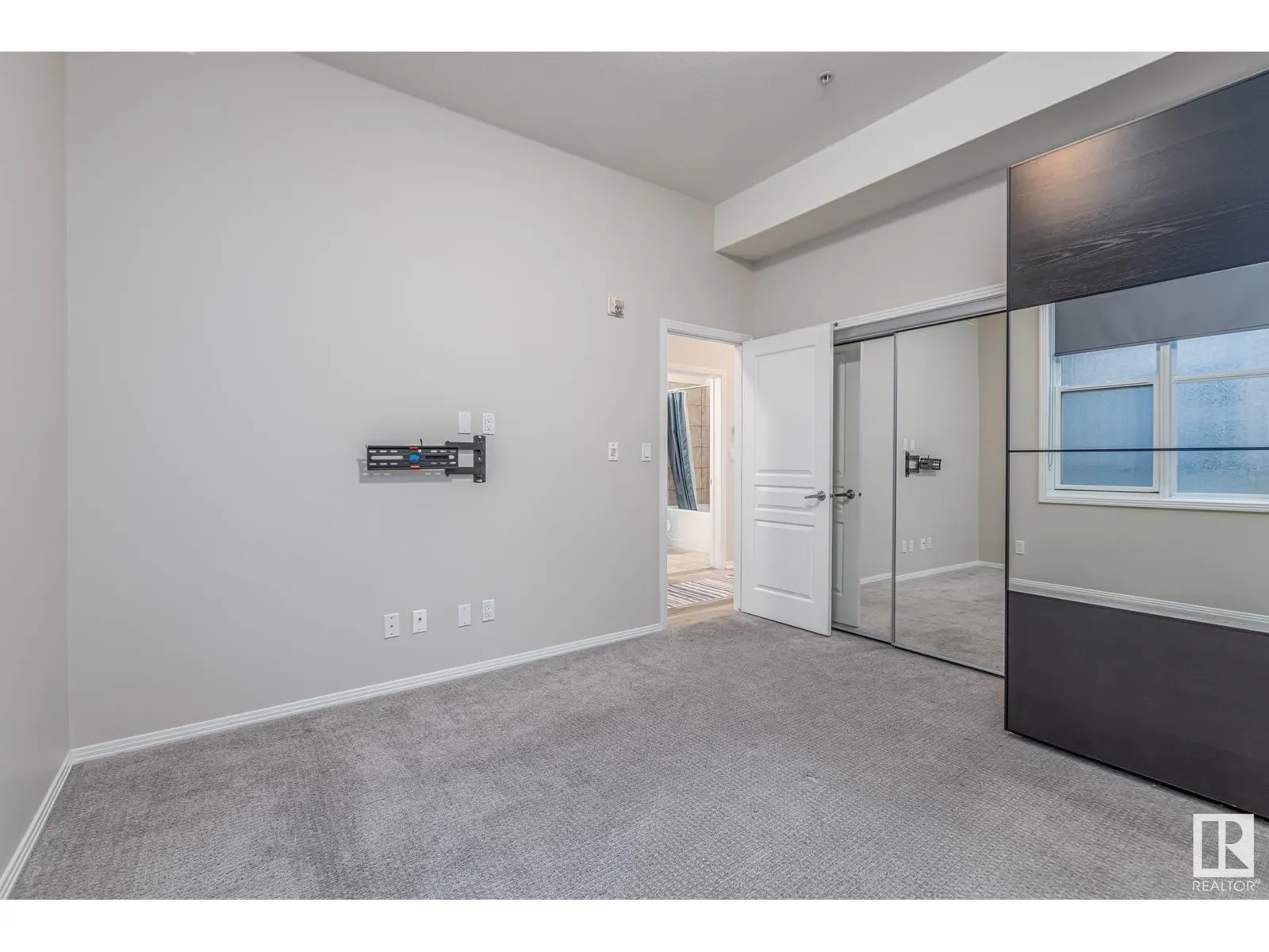 #220 10531 117 ST NW