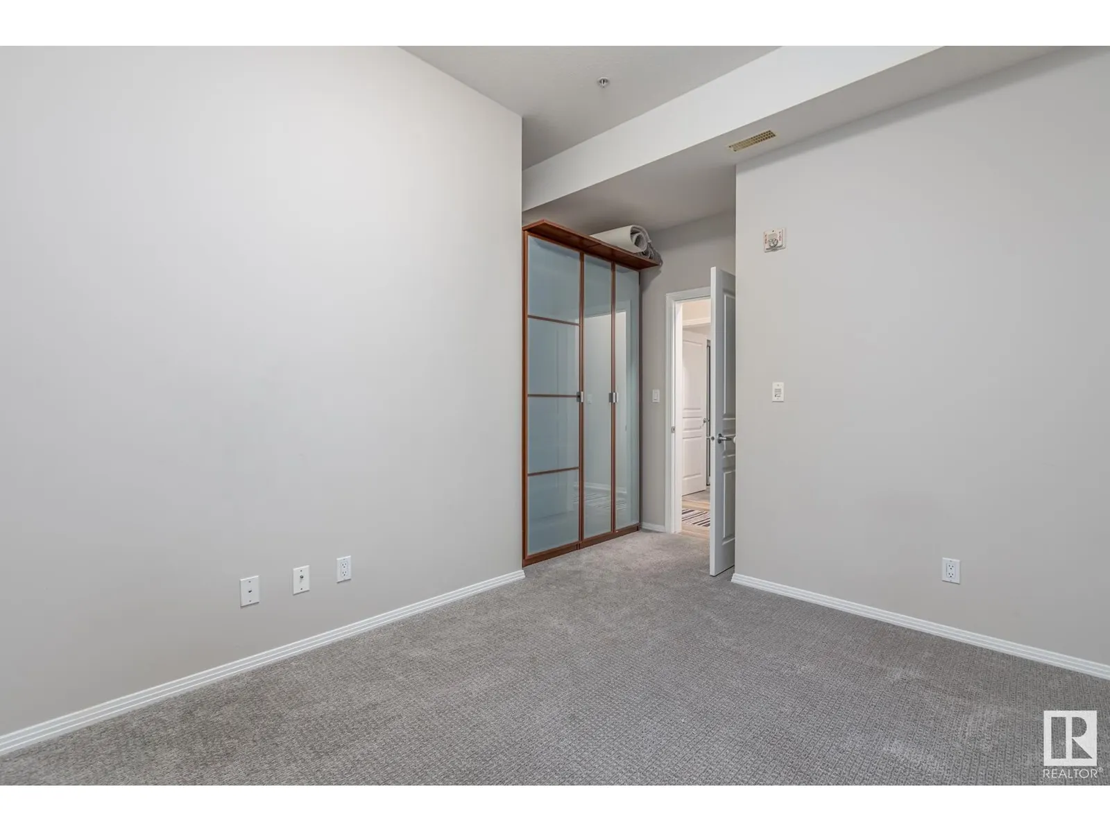 #220 10531 117 ST NW