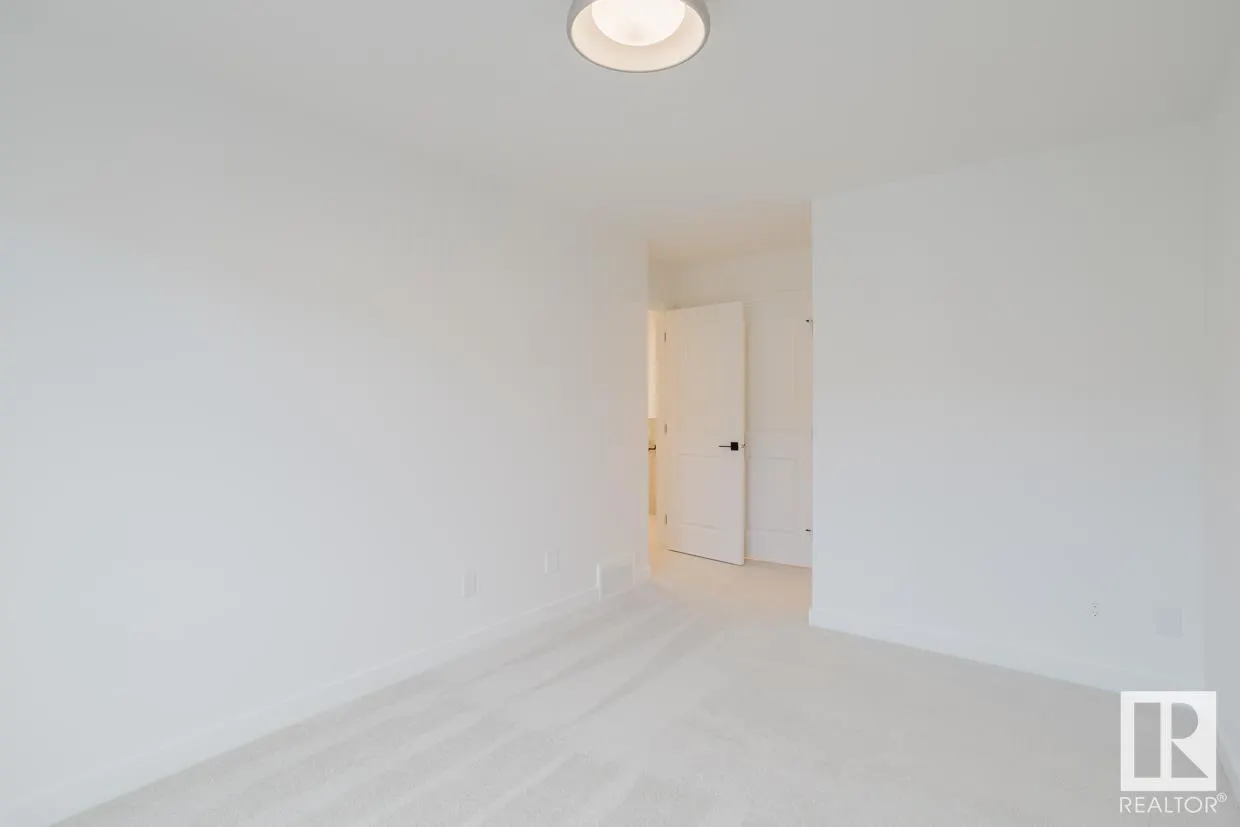 #17 16231 19 AV SW