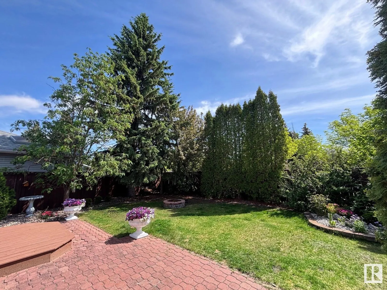 261 HEAGLE CR NW