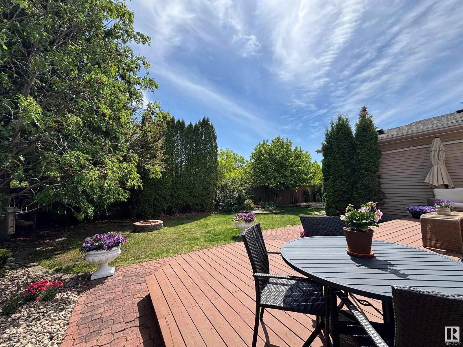 261 HEAGLE CR NW