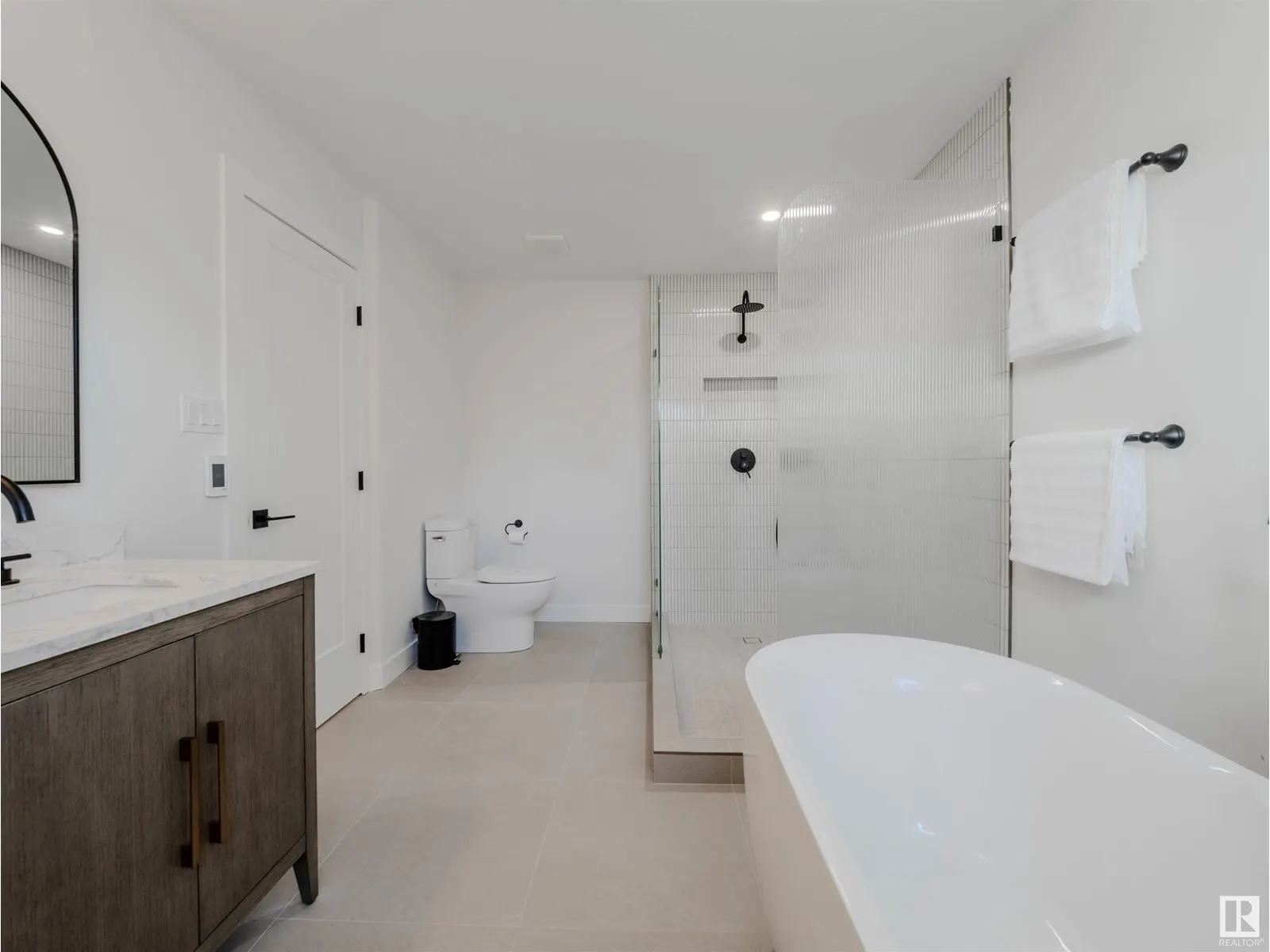 261 HEAGLE CR NW