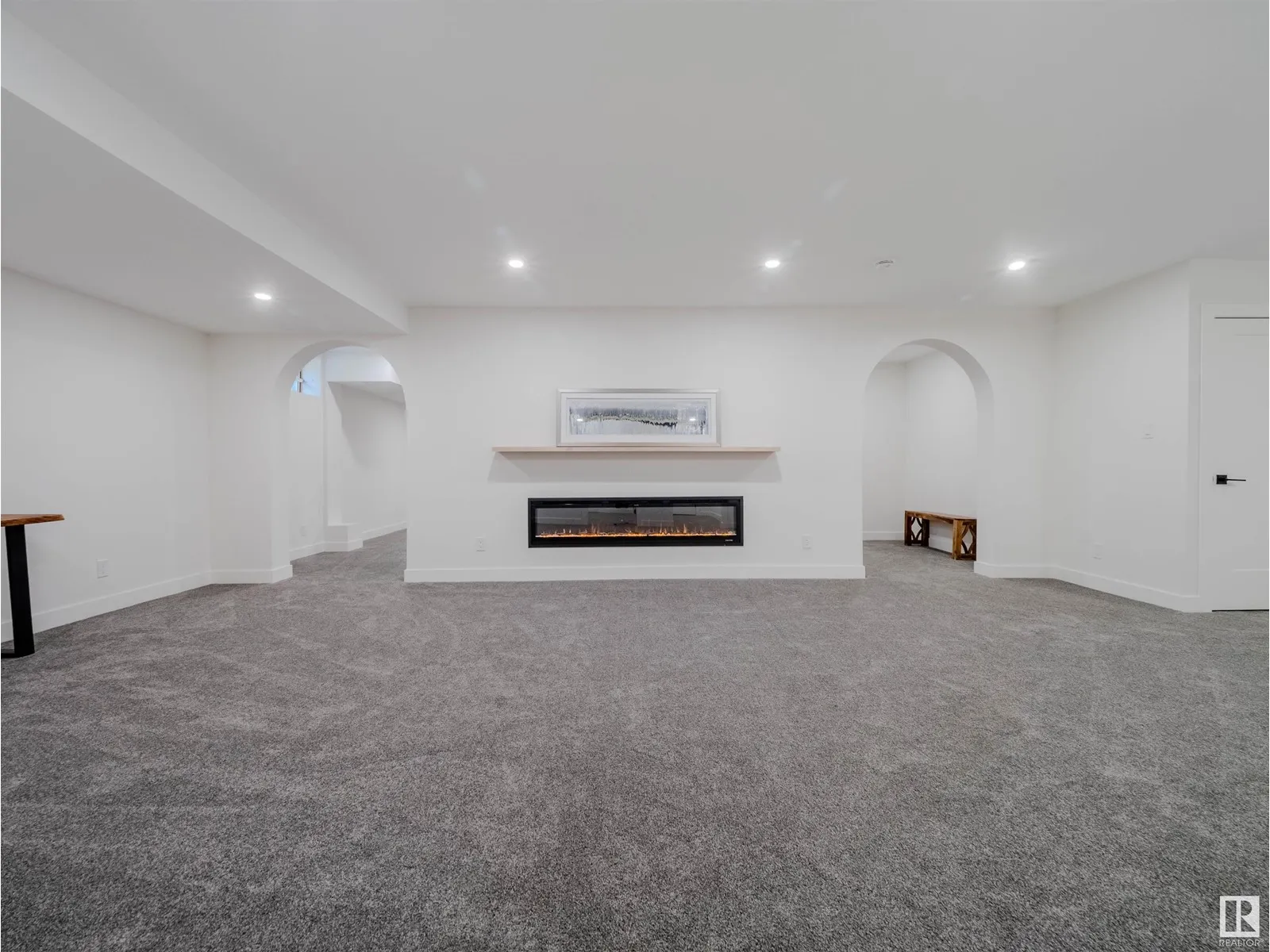 261 HEAGLE CR NW
