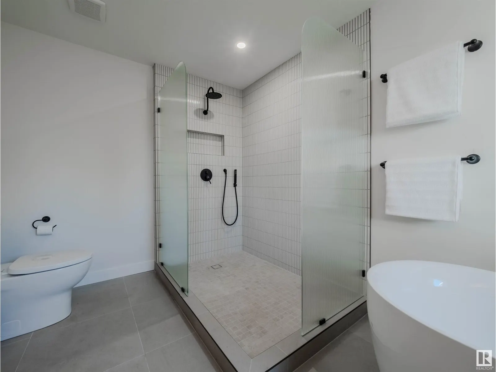 261 HEAGLE CR NW