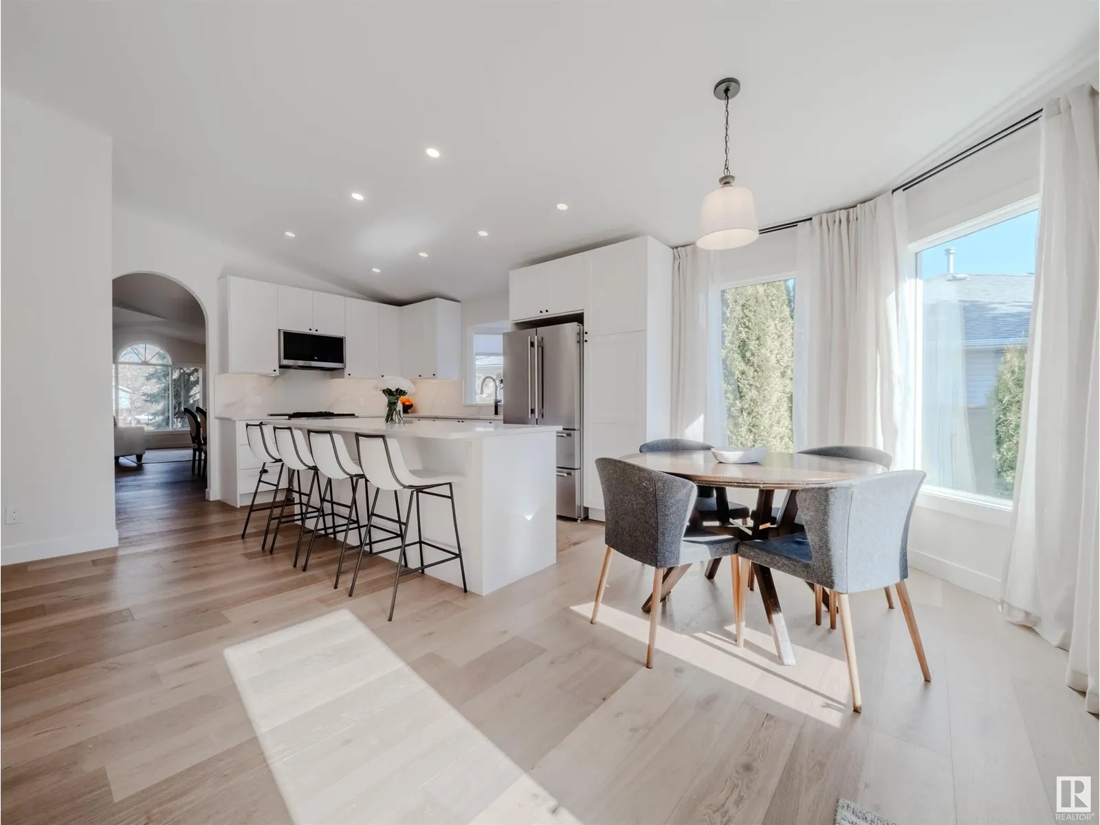 261 HEAGLE CR NW