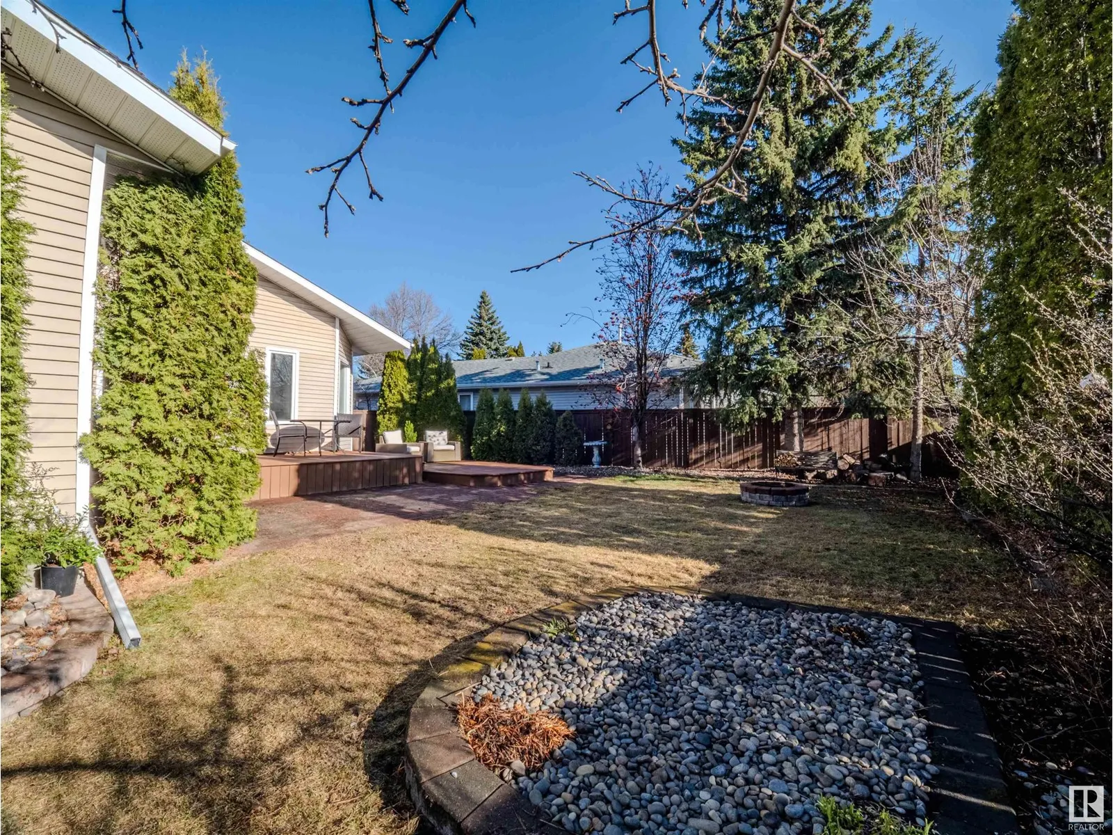 261 HEAGLE CR NW