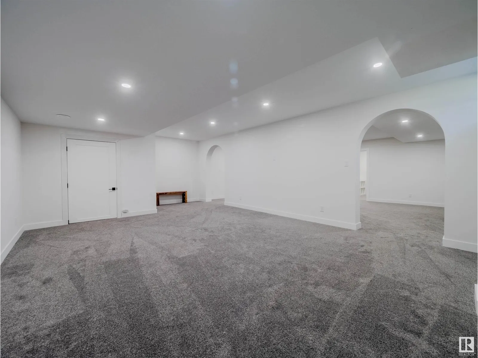 261 HEAGLE CR NW