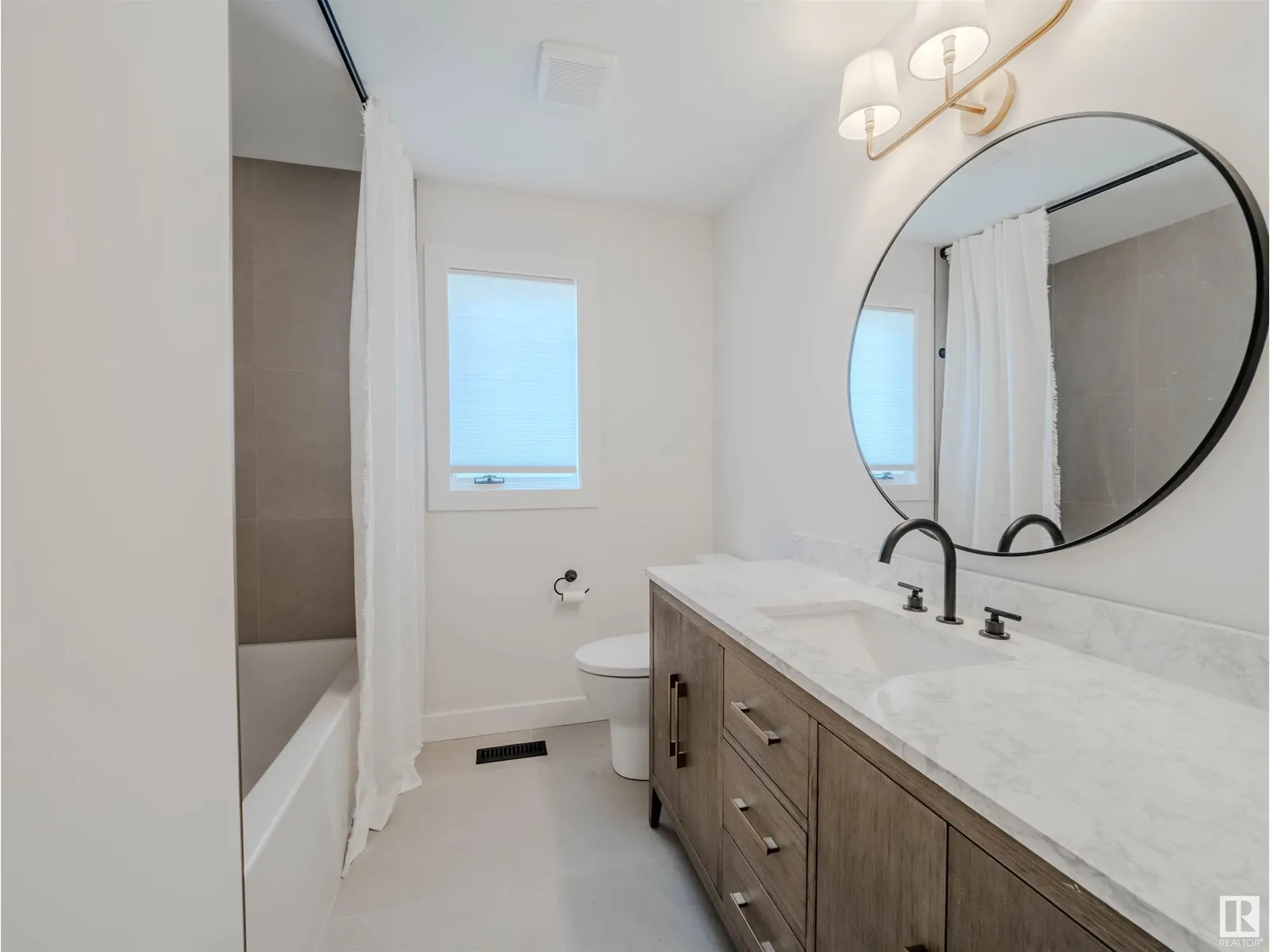 261 HEAGLE CR NW