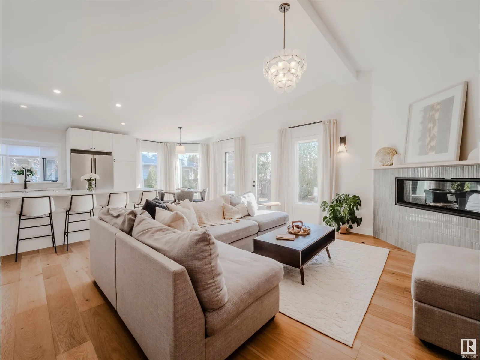 261 HEAGLE CR NW