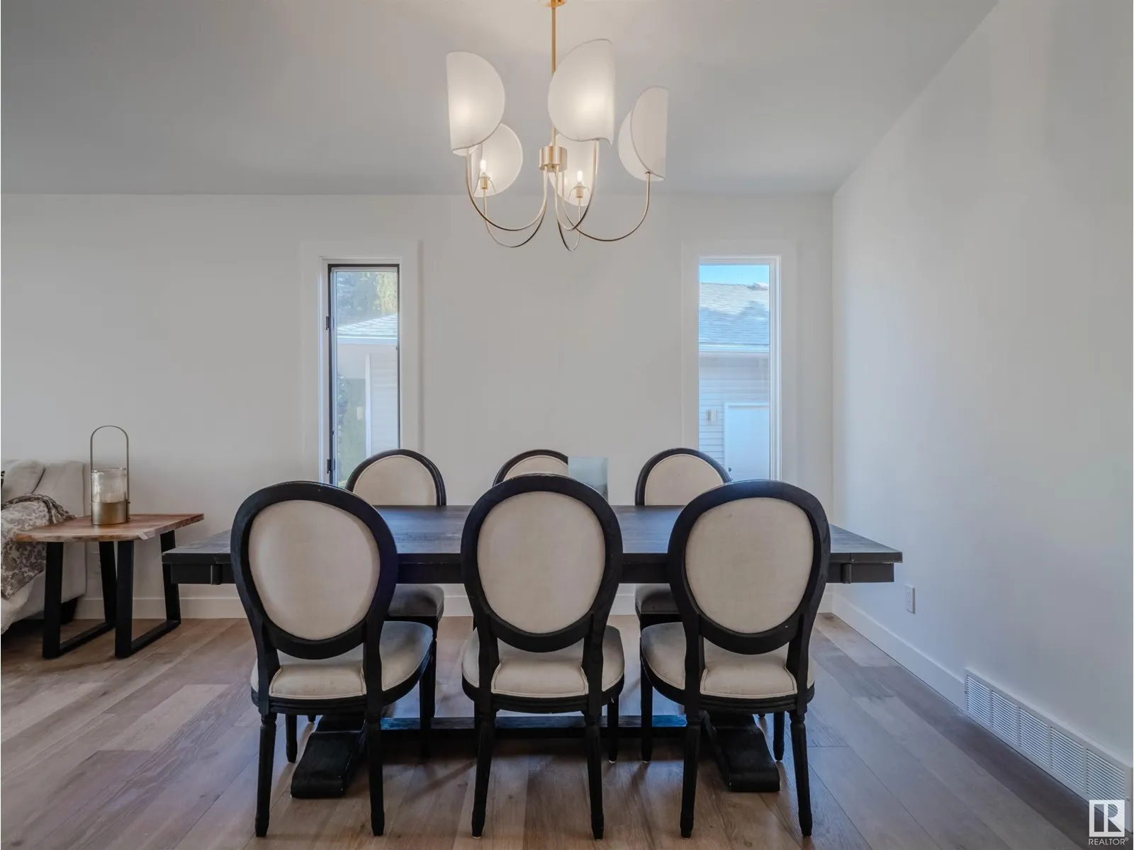 261 HEAGLE CR NW