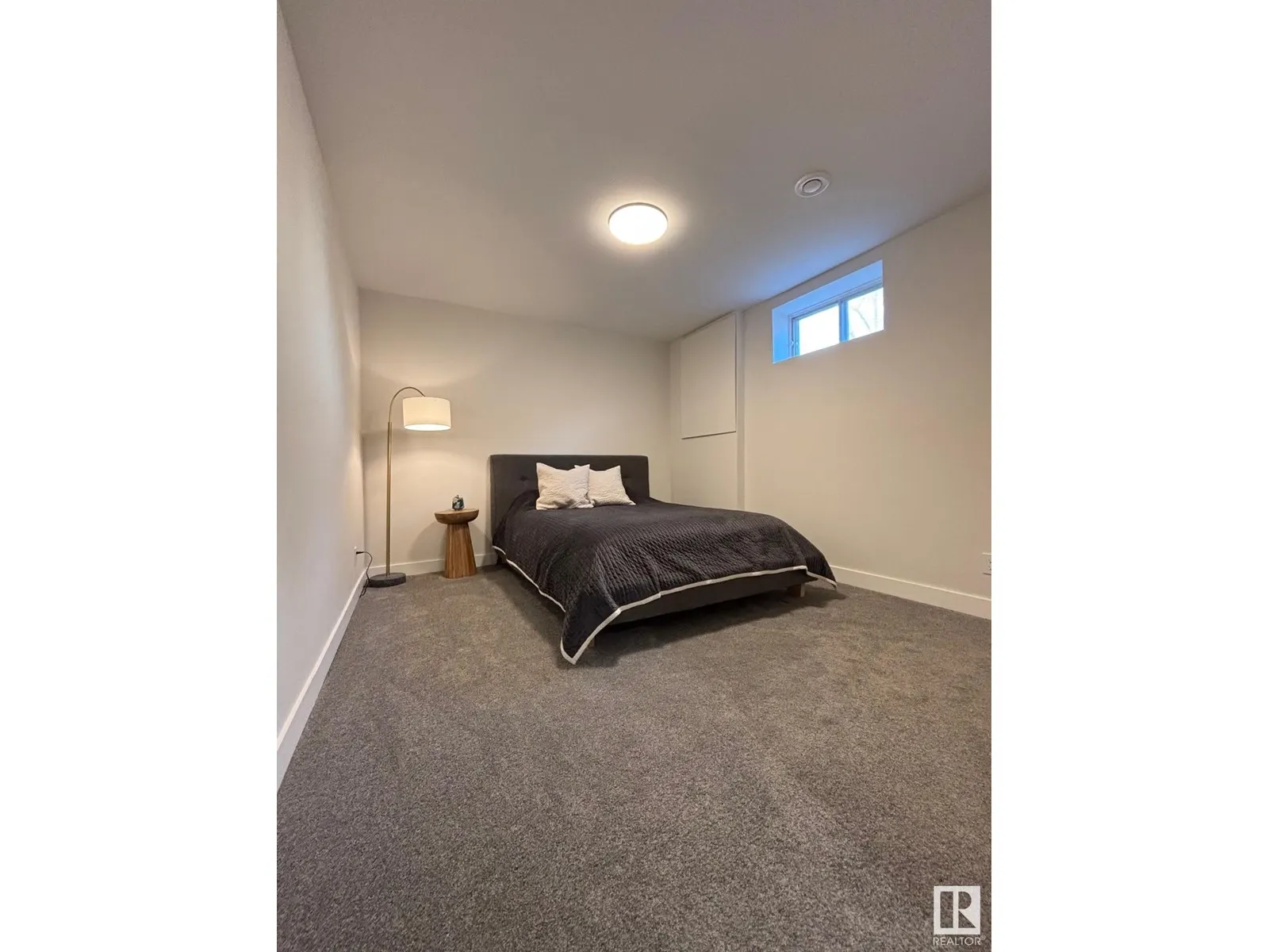 261 HEAGLE CR NW