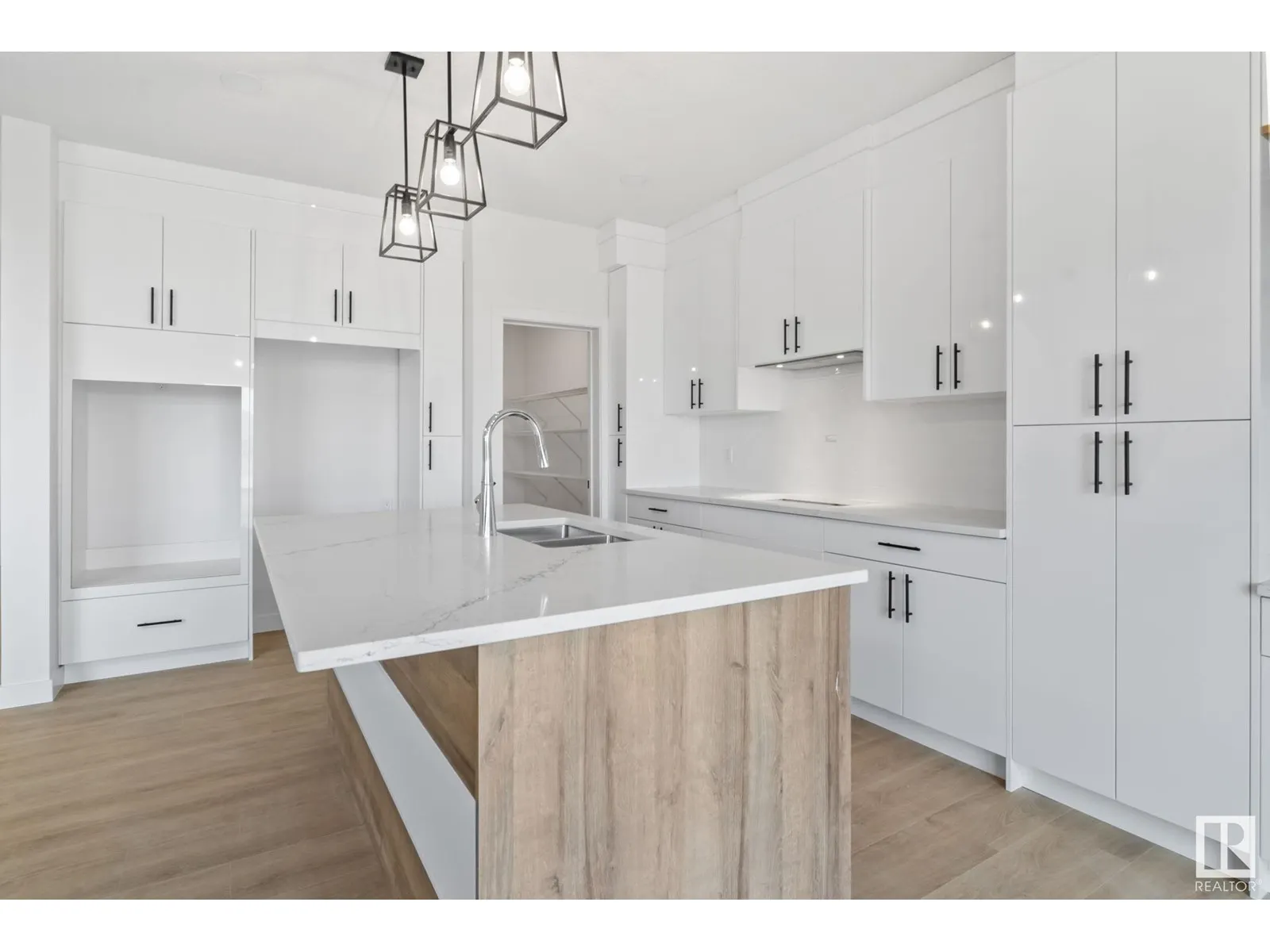 34 SUN MEADOWS CL