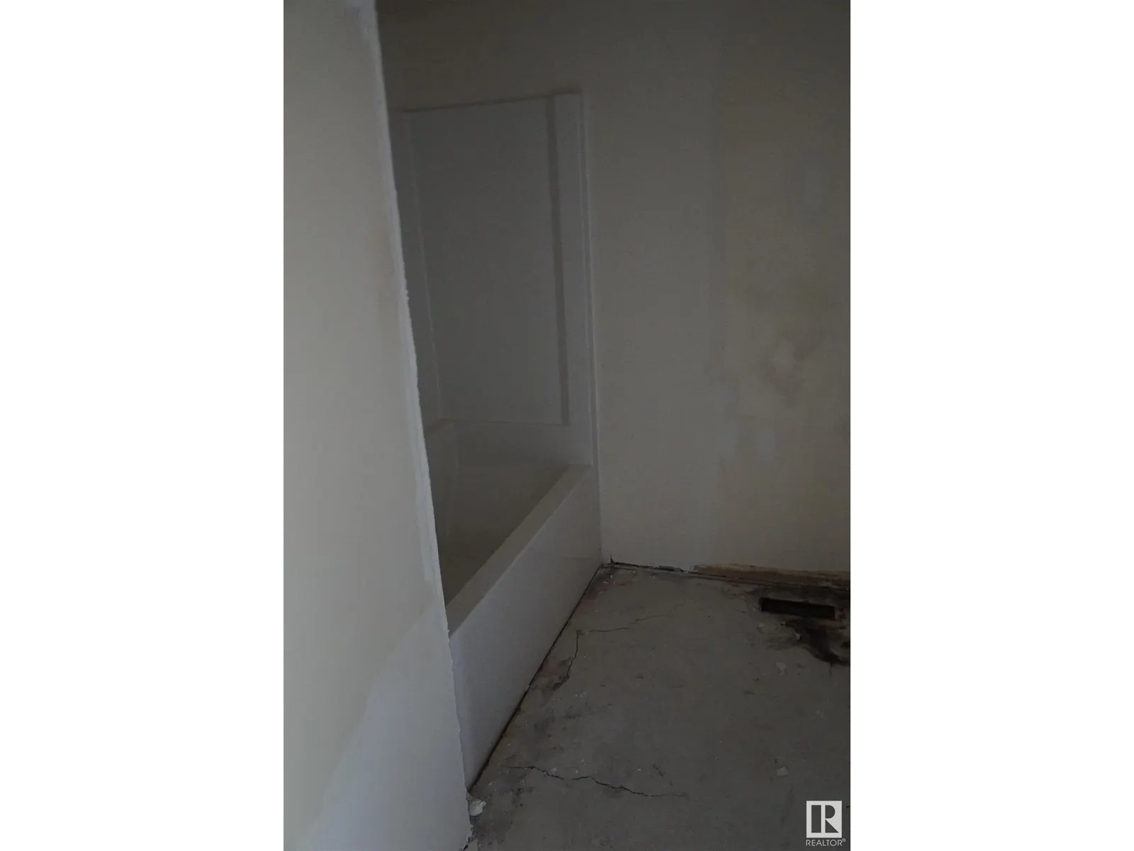 108 PORTER AV