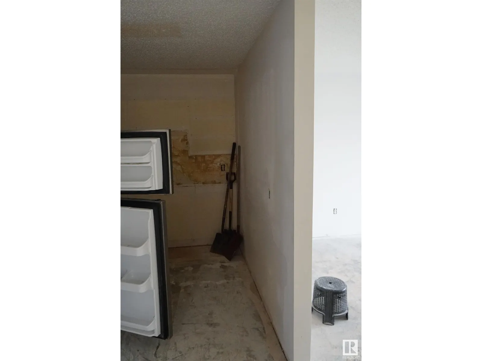 108 PORTER AV