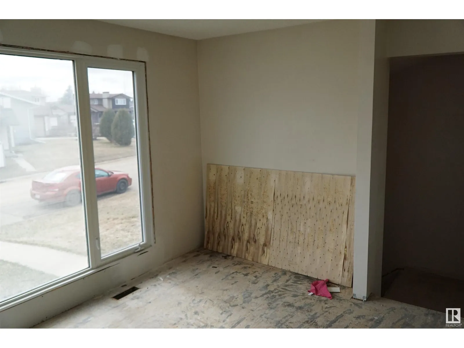 108 PORTER AV