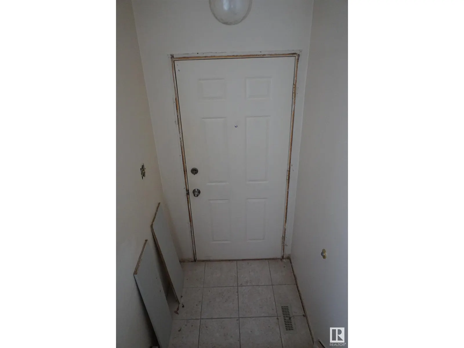 108 PORTER AV