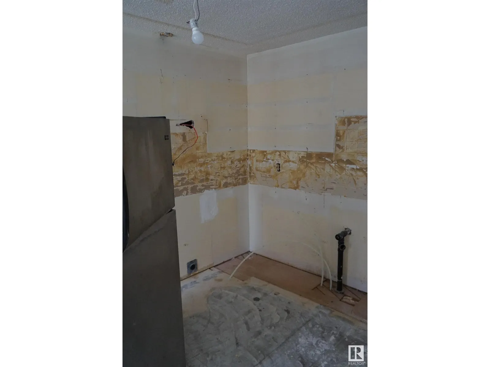 108 PORTER AV