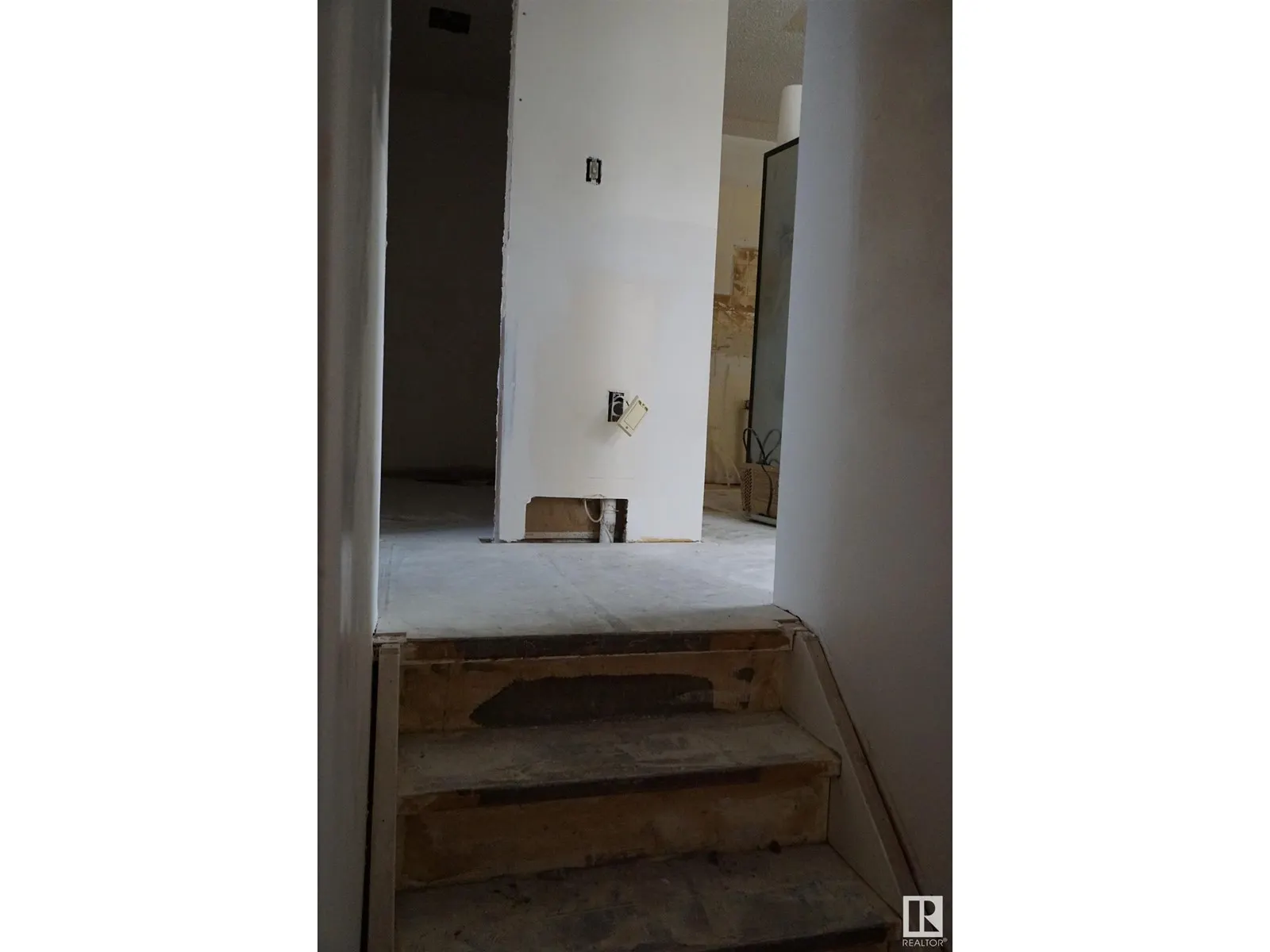 108 PORTER AV