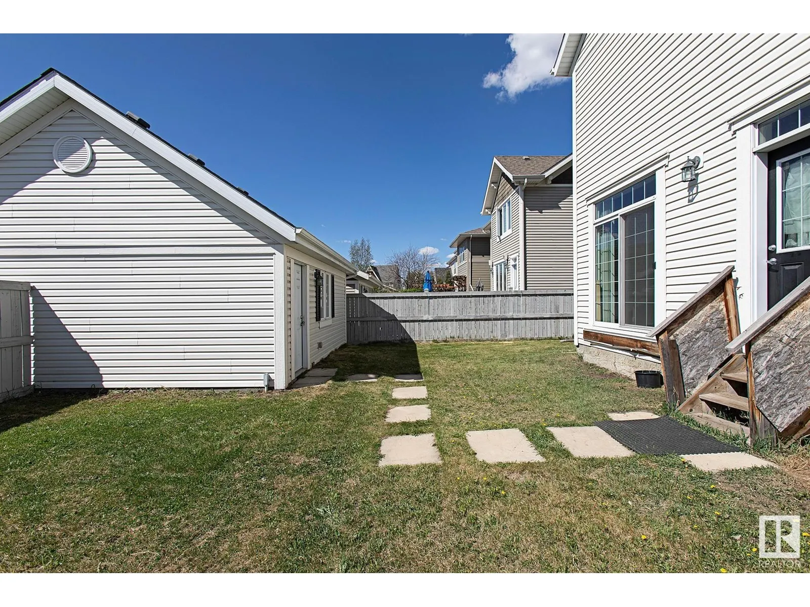 711 DECOTEAU WY NW
