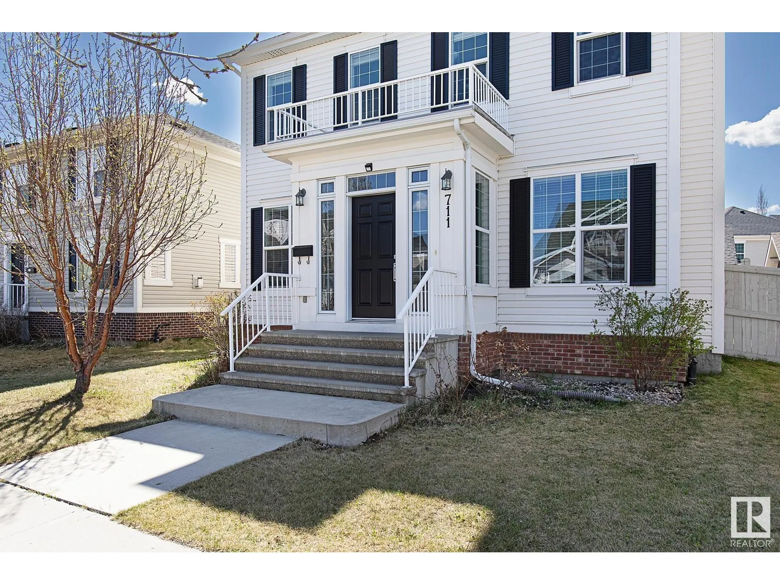 711 DECOTEAU WY NW