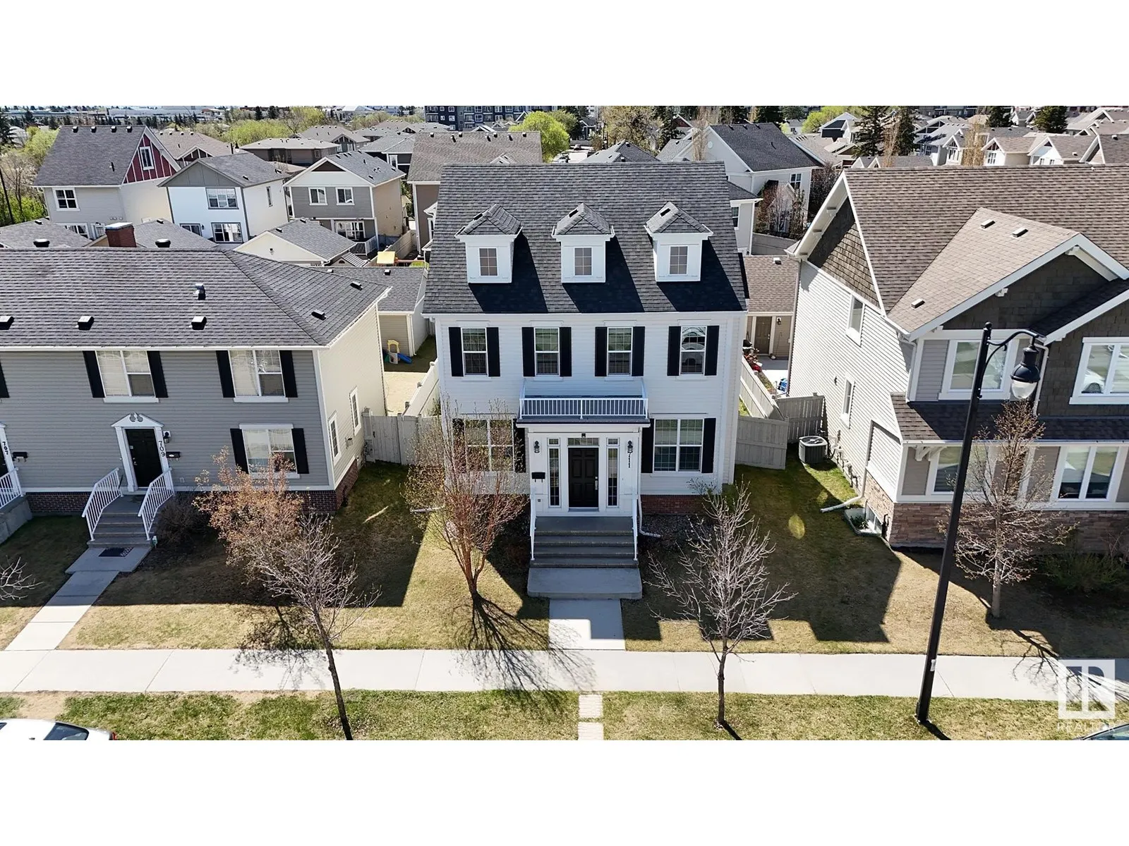 711 DECOTEAU WY NW