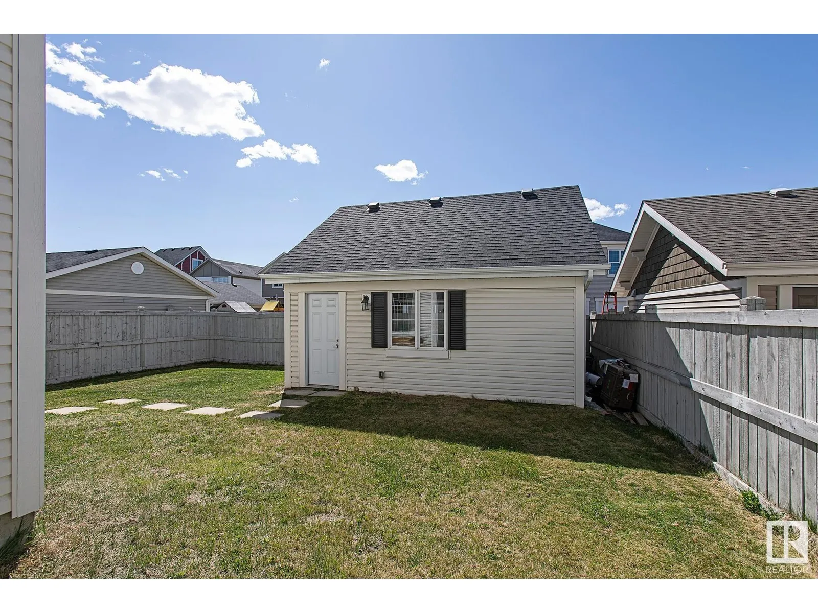 711 DECOTEAU WY NW