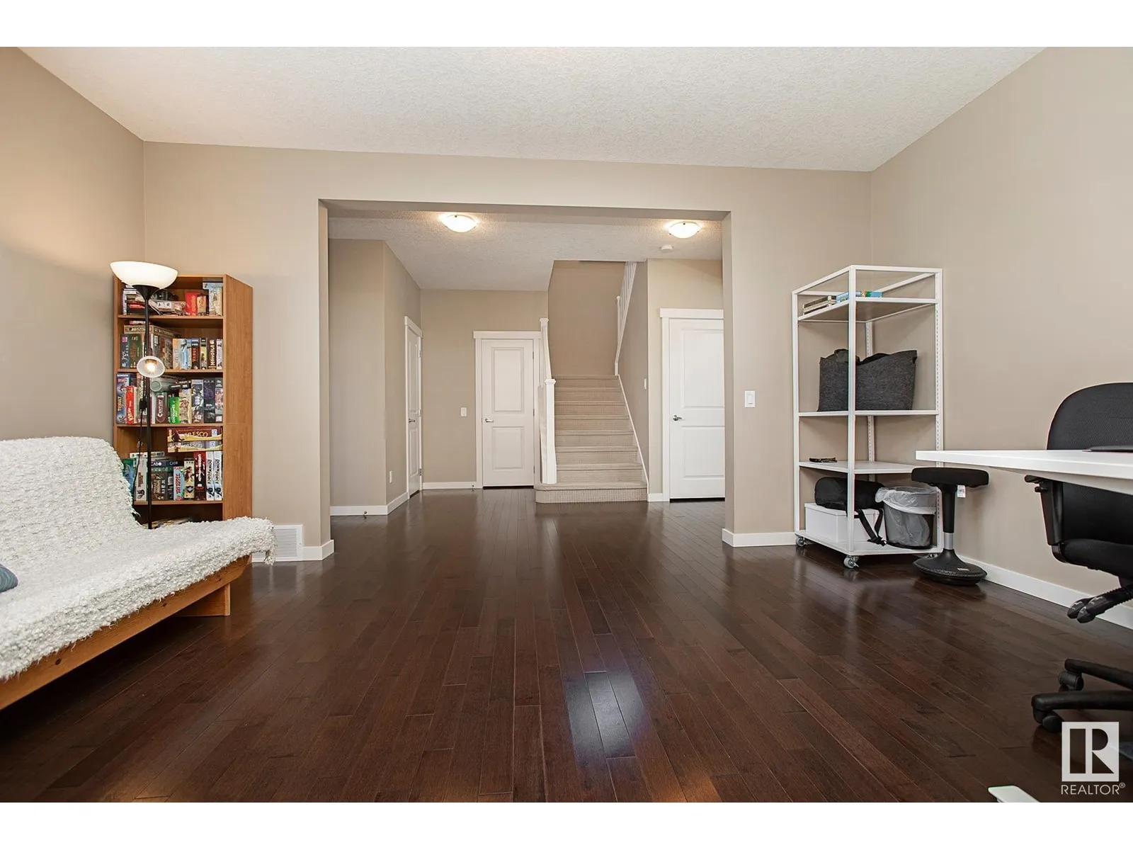 711 DECOTEAU WY NW